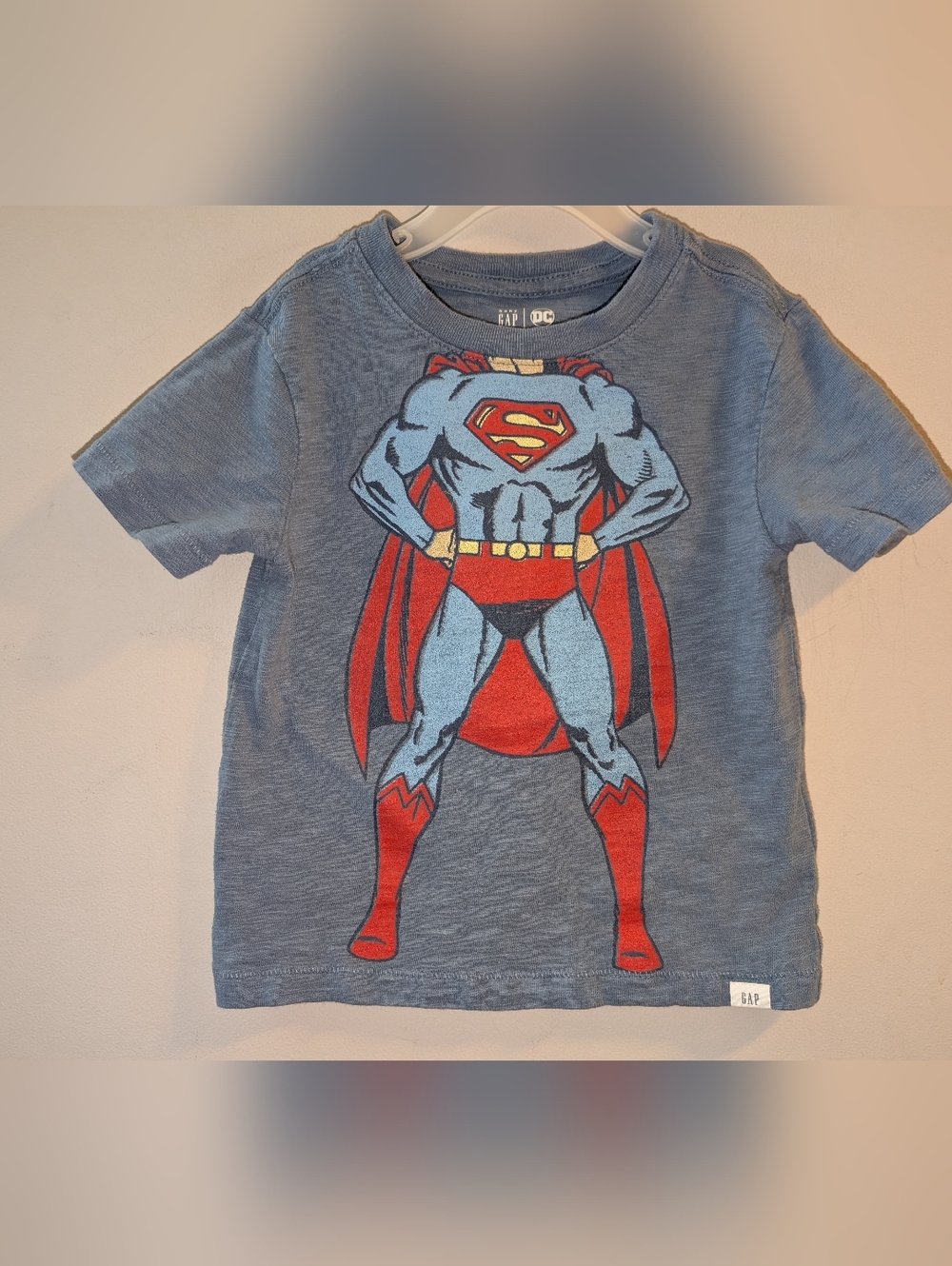 GAP Blue Kids Superman Graphic Tee T-shirt with Red Accents Size 3